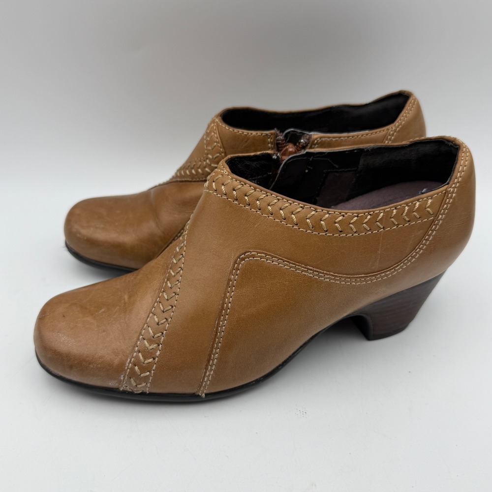 Clarks Leather Booties Womens 5M Tan Brown Deco Stitch Side Zip Block Heel Shoes